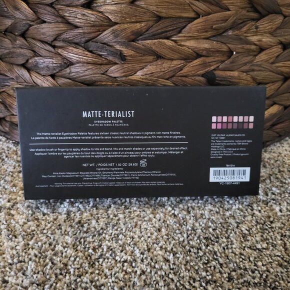 Tahari Matte-Terialist Eyeshadow Palette NEW - Picture 3 of 3